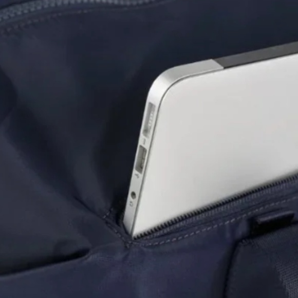 lululemon Fastrack Gym duffle bag - Picture 15 of 16